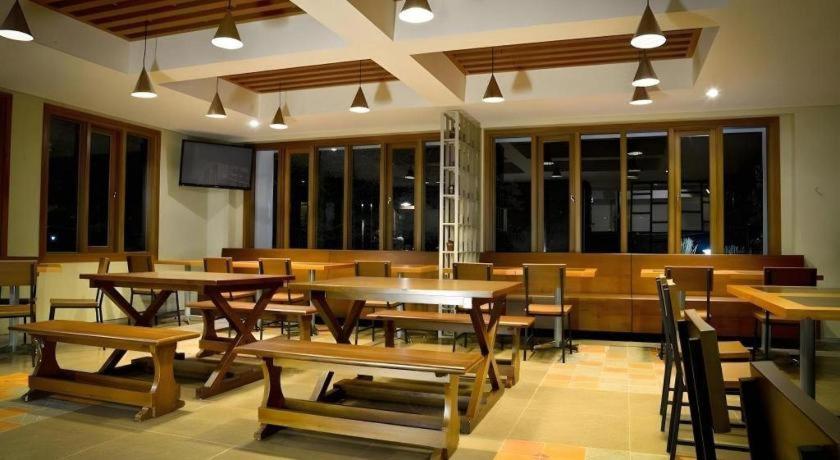Hotel Tibera Taman Cibeunying Бандунг Экстерьер фото