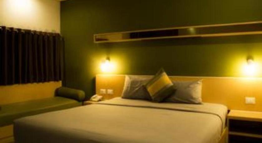 Hotel Tibera Taman Cibeunying Бандунг Экстерьер фото