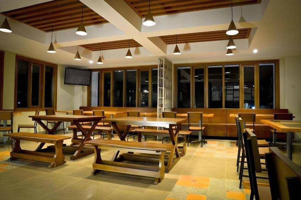 Hotel Tibera Taman Cibeunying Бандунг Экстерьер фото